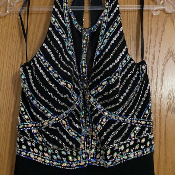 Prom dress, wore once perfect condition. PROM SEASON GIRLS - Picture 7 of 9